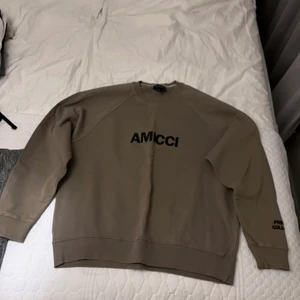 Amicci Tröja - Sweatshirt från Amicci Endast använd 3 gånger! 