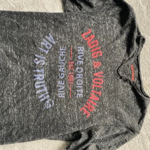 Zadig tröja  - T-shirt från Zadig i storlek S, nyskick 