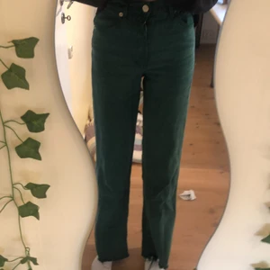 Gröna jeans - Säljer nu mina coola högmidjade jeans från zara! 