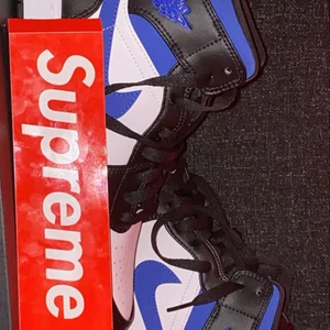 Säljer mina Jordans - Säljer mina Jordans för ett billigt pris köpta på S&C HYPE i Jönköping storlek 44