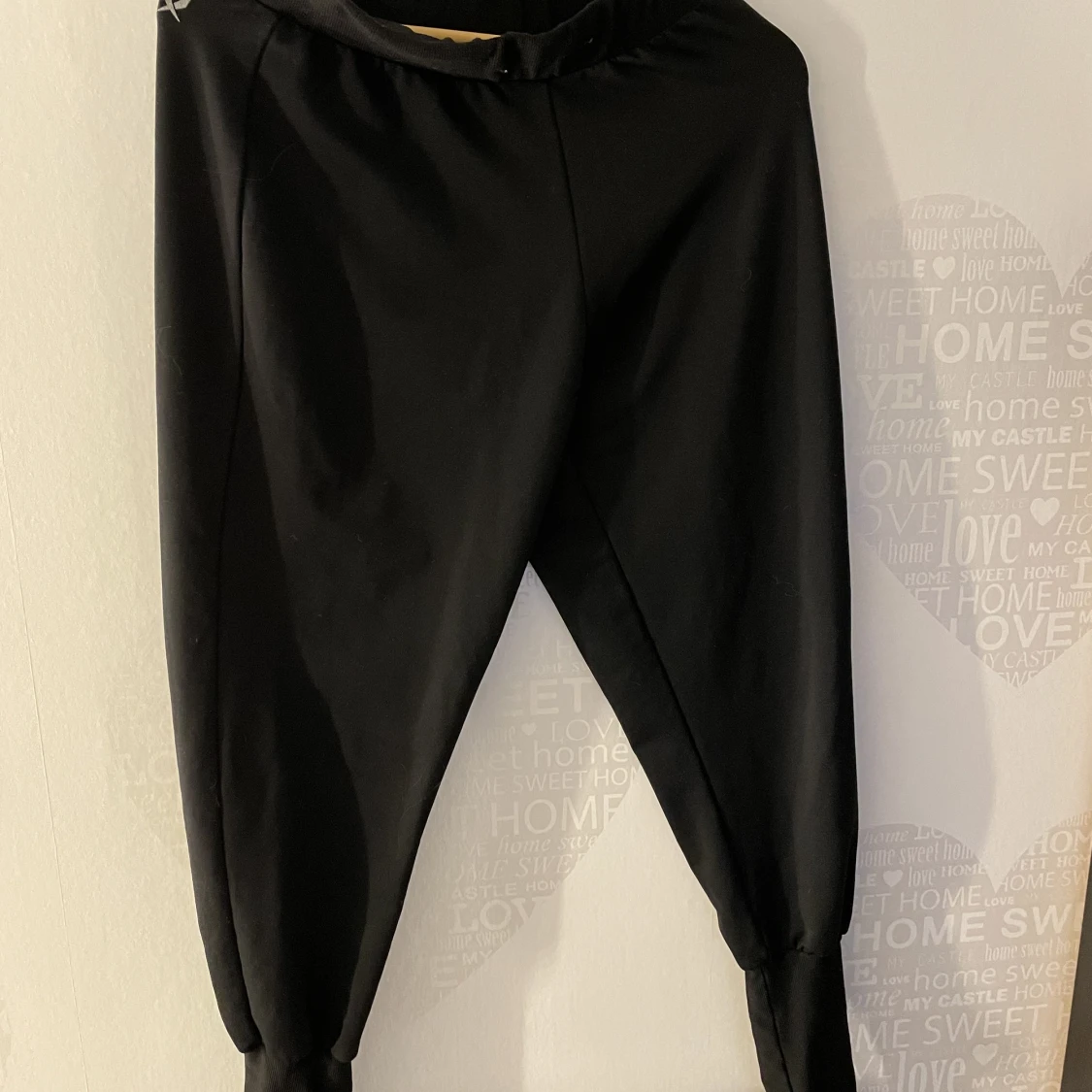 Svarta träningsbyxor