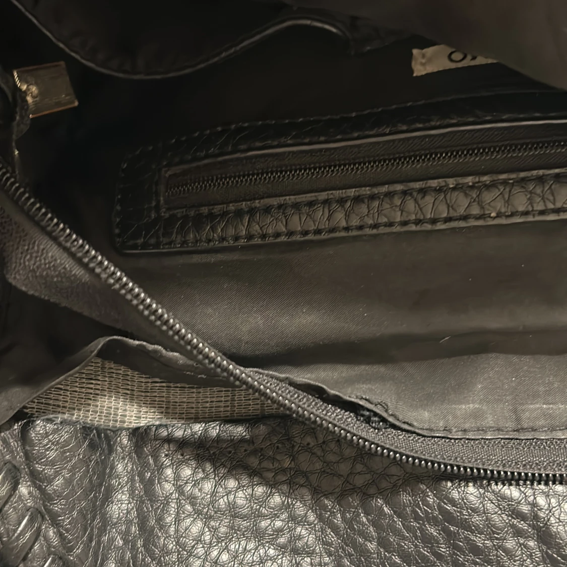 Svart tiamo väska - 91