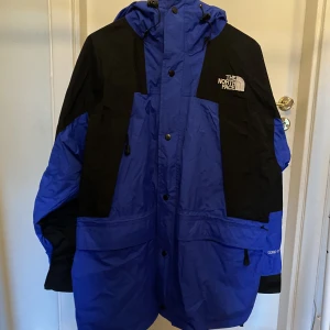 The North Face jacka - The North Face jacka med Goretex i mycket bra skick. Köparen står för frakt.