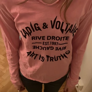 Zadig tröja  - Ass snygg långärmad tröja från Zadig & Voltaire❤️👌🏻säljs pågrund av att den inte kommer till användning längre,super bra skick😍😍