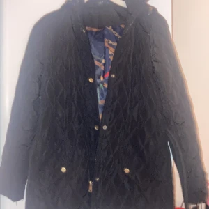 Ralph lauren jacka  - Köpt för 1 år sedan, använd 1 gång. Säljs snabbt. Har kvitto. Storlek s. Kan gå ner i pris. 