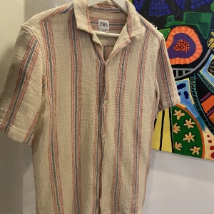 Kortärmad skjorta från zara - Skick: 9/10 Märke: Zara Ord pris: 559 