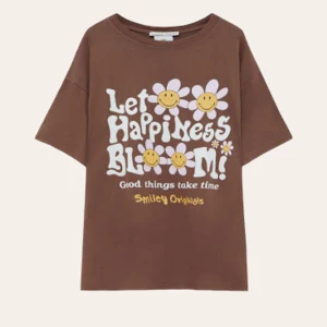 oversize tröja - brun oversize tröja från pull&bear - storlek m (oversize), bra skick !! (2a och 3e bilderna är inte mina) priset går att diskutera, så kom med egna förslag 😇fler intresserade -> budgivning 