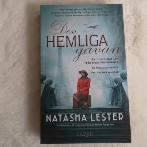 DEN HEMLIGA GÅVAN - Den hemliga gåvan säljes (Helt ny) 