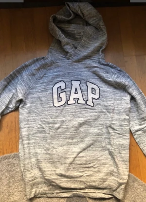 Tuff Gap Hoodie - En supersnygg Gap Hoodie. Använd 1 gång. Stl S