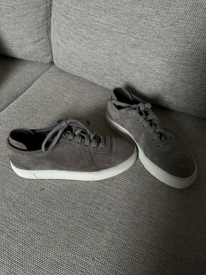 Arigato skor - Arigato skor. Använda ett fåtal gånger så de är i ett fint skick. 