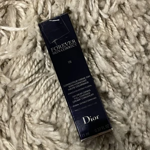 Dior concealer  - Säljer denna oöppnade då jag inte hittar kvittot🫣. Nypris är 390 men jag kan sälja för 290kr + frakt 💓färgen 1n