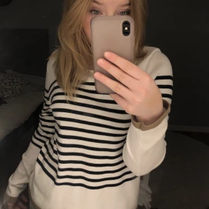 Rabalder tröja - Jättefin rabalder tröja i super fint skick!😍Köpt för 800kr, storlek M men sitter som S. Säljer för rensar garderoben och har liknande!💕Kom privat för frågor! Priser kan diskuteras!