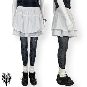 Kjol - Söt kjol från redoute creation. Storlek USA 6, UK 8. 100% bomull. Stretchigt band runt midjan.  ⚠️MÅTT : Midjebredd 34cm & längd 39cm 