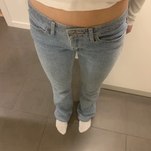 Low waist bootcut Levis  - Ursnygga men kommer ej till användning 