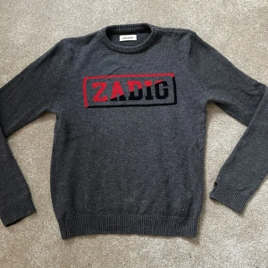 Zadig tröja  - Zadig & Voltaire stickad tröja. Aldrig använd. 95% ull och 5% Cashmere. 