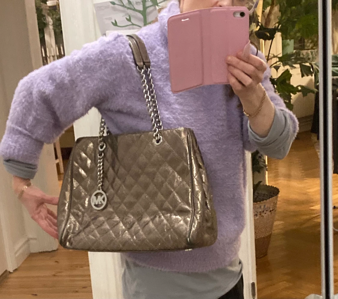 Michael Kors handväska i gott skick  - 90