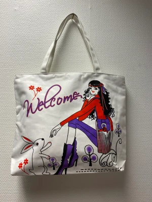 Tyg Väska - Stlk ca  40.00*32.50*8.50cm  99kr/st  frakt 59kr