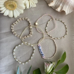 Armband  - Armband 15 kr/st 💗vid köp av fler får man rabatt 💗 frakten kostar 13 kr💗