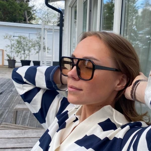 ” BRILLOR ” - Sommarens självklaraste solglasögon, i modell Fiona. Frakt 10kr . UV 400 🦋✨🧚🏼