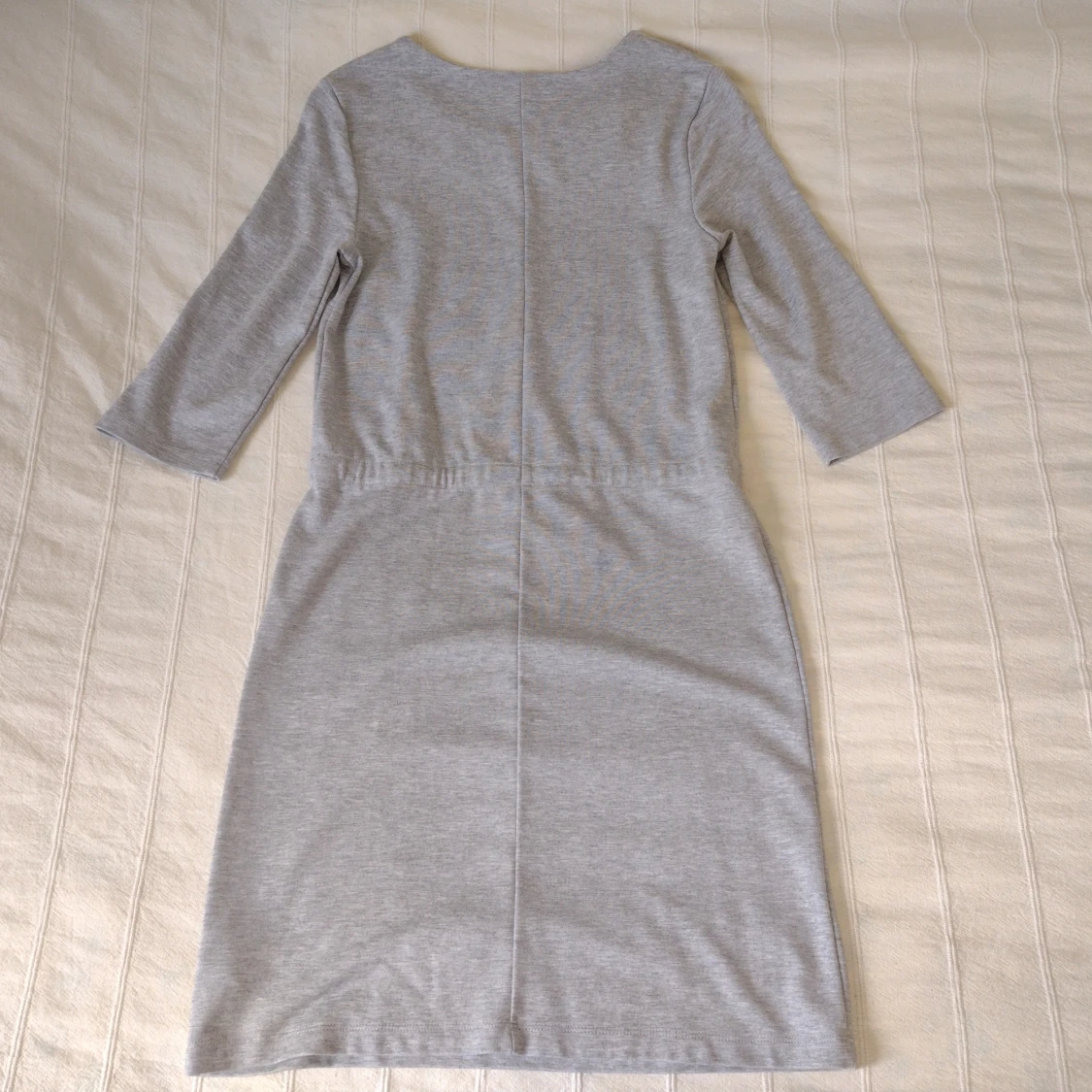 Oanvänd grå klänning med knytband, XS - 91