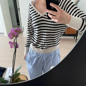 Zara tröja  - Fin stickad tröja med spets detaljer från zara, endast testad!❣️❣️❣️