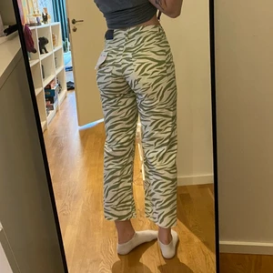 Zebra jeans  - Betala bara för frakt. Väger om du är intresserad