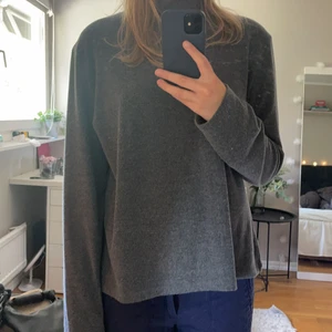 Tröja - Mysig grå tröja med lite polokrage❤️