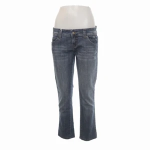 jeans - ett par ass snygga lågmidjade jeans. små i storlek. jag kan leverera byxorna💞