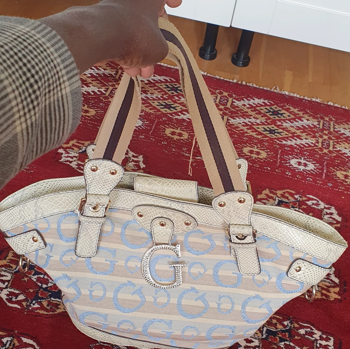 Åkta Guess väska  - 90