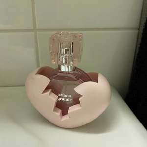 Ariana parfym  - Helt oanvänd Ariana Grande parfym 30ml 