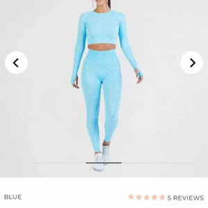 Träningsett från Aylb - Ett jätte fint oanvänd träningsett från Aylb, toppen är i strl M och tightsen i strl S, sitter jätte fint men var tyvärr förlitet för mig! 