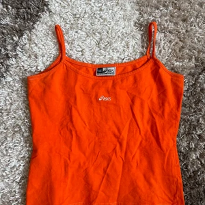 Asics linne - köpt secondhand, annars helt oanvänd!