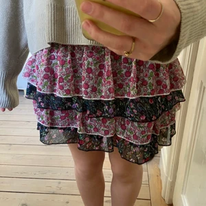 Volangkjol - Jättesöt kjol, perfekt till sommaren! Storlek 36 🌸