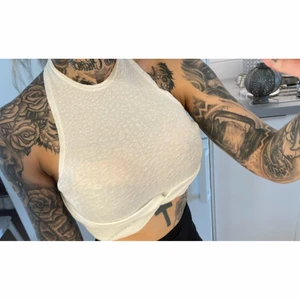 Nelly - Vit topp, strl XS - Vit topp från Nelly i storlek XS