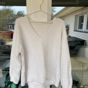 Jättemysig H&M tröja - Köparen står för frakten. Knappt använd. Storlek S men passar även M.