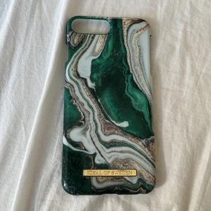 Ideal of Sweden - Jättefint grönt iphone skal från Ideal of Sweden! Passar till iphone 6/7/8 plus. 