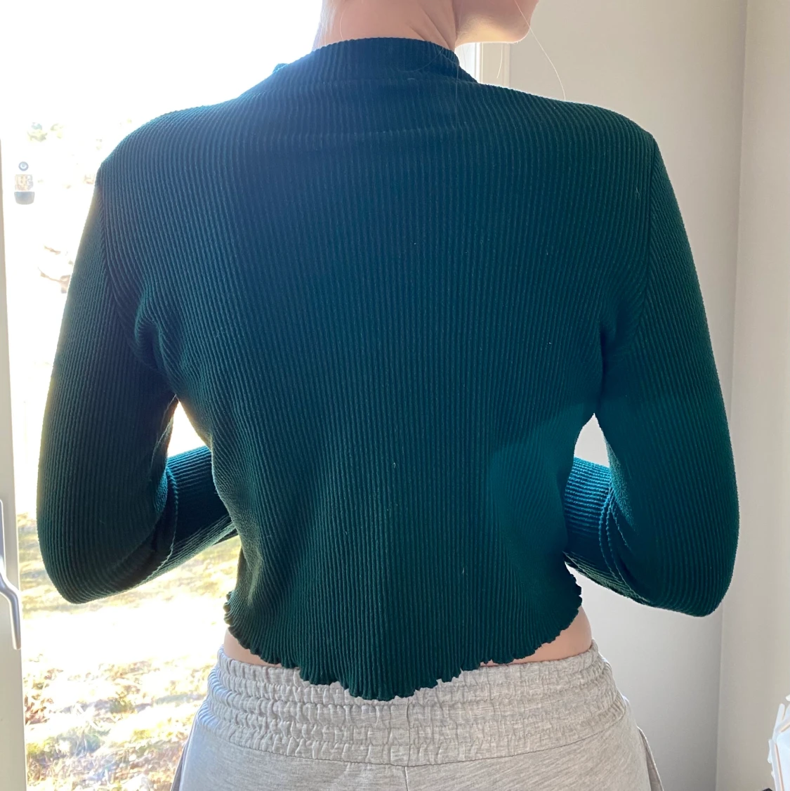 Långärmad crop top stl. L - 90