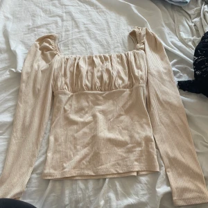 Topp - Har aldrig använt den för har tyckt att den inte passar på mig💕