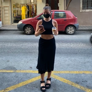 Kjol - Köpt SH, kjol med resår i midjan. Två lager, en silke och en mesh. Köpt för 300kr 