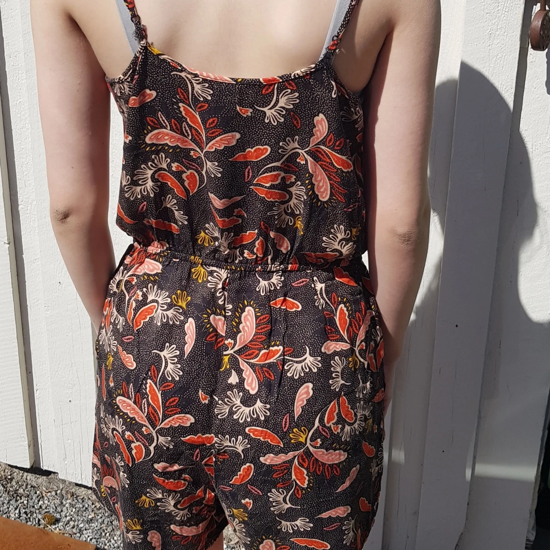 Kort byxdress i strl 36 H&M  - 90