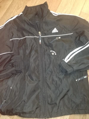 Adidas träningset  - Fina träning kläder, använda en gång