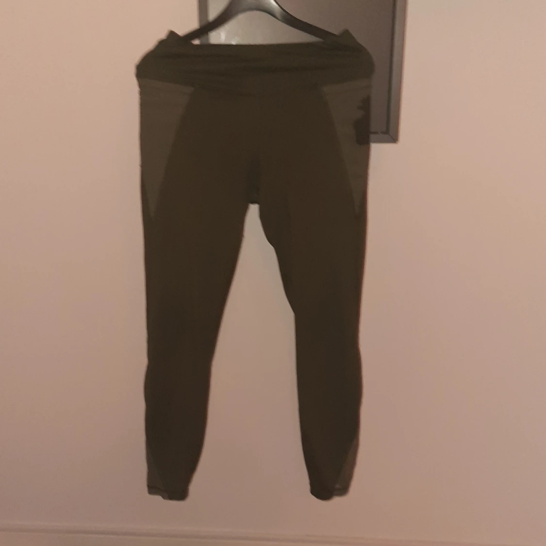 Slitna träningtights