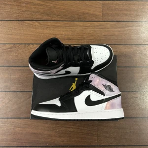 Jordan 1 Mid Bleached Coral - Snygga nya Jordan 1 Mid i storlek 38,5!  Använd gärna Köp nu!  Bara att skriva om du har några frågor🙏