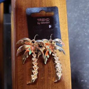 Örhängen! - Guldiga örhängen😍