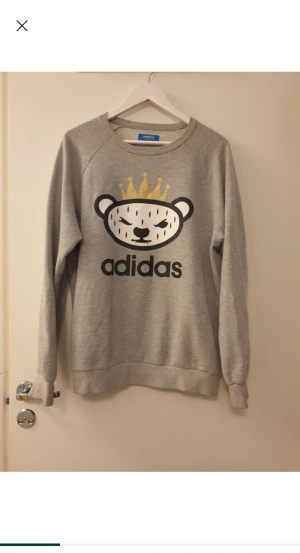 Adidas Originals Nigo Bear Sweatshirt Size M Grå  - Ovanlig limited edition sweatshirt. Samarbete mellan Japanska designern Nigo och Adidas.