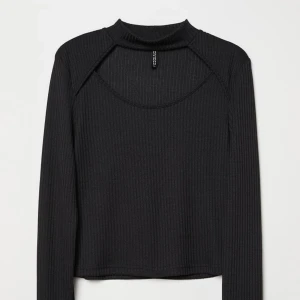 Ny Oanvänd Fin Tröja - Ny, Oanvänd Tröja från H&M. Storlek L  Skriv gärna för fler frågor :)