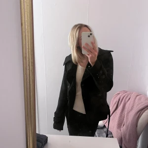 Kappa - Super fin kappa som tyvärr inte används lägre. Från Dcate. Tjockt och jätte fint material. Perfekt höst/vår jacka. 