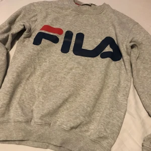 Fila sweatshirt  - Säljer fila sweatshirt i storlek xs i bra skick
