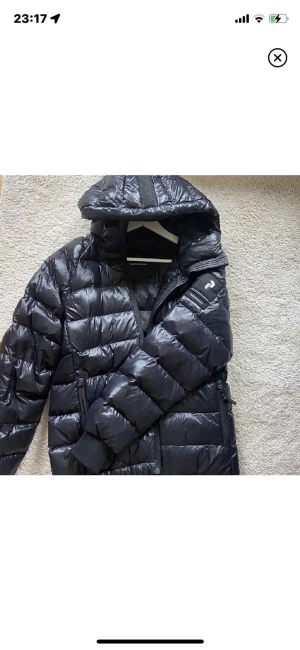 Peak performance jacka  - Jätte fin peak performance jacka svart strl 170 men är som en s/xs💞