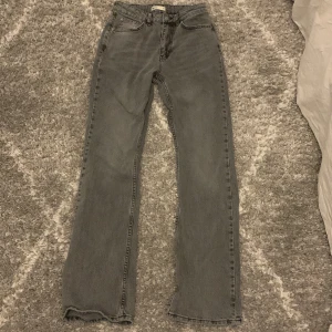 Perfect jeans från gina  - Har typ bara använt dom 4 gånger, dom är i jätte bra skick